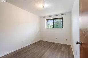6025 SW Cherryhill Dr, Beaverton, OR 97008 - Photo 17