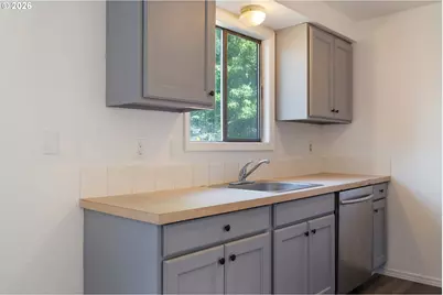 6025 SW Cherryhill Dr, Beaverton, OR 97008 - Photo 27