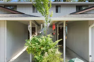 6025 SW Cherryhill Dr, Beaverton, OR 97008 - Photo 3