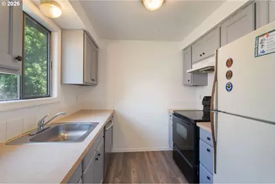 6025 SW Cherryhill Dr, Beaverton, OR 97008 - Photo 31