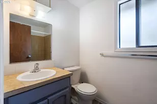 6025 SW Cherryhill Dr, Beaverton, OR 97008 - Photo 15