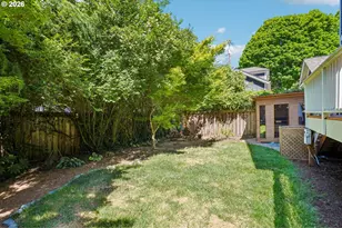 2433 SE Ivon St, Portland, OR 97202 - Photo 43