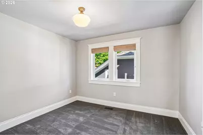 2433 SE Ivon St, Portland, OR 97202 - Photo 25