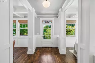 2433 SE Ivon St, Portland, OR 97202 - Photo 5