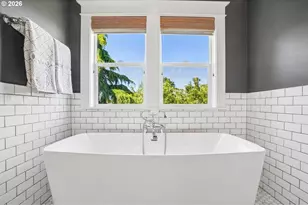2433 SE Ivon St, Portland, OR 97202 - Photo 33