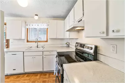 569 NE Fleming Ave, Gresham, OR 97030 - Photo 9