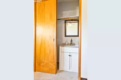 569 NE Fleming Ave, Gresham, OR 97030 - Photo 17