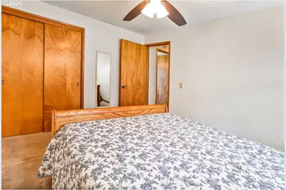 569 NE Fleming Ave, Gresham, OR 97030 - Photo 11