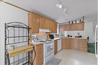 32935 SW Oakview Ct, Cornelius, OR 97113 - Photo 15