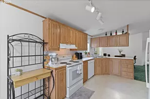 32935 SW Oakview Ct, Cornelius, OR 97113 - Photo 15