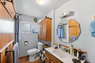 2611 Everett Ave, North Bend, OR 97459 - Photo 11