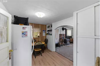 2611 Everett Ave, North Bend, OR 97459 - Photo 5