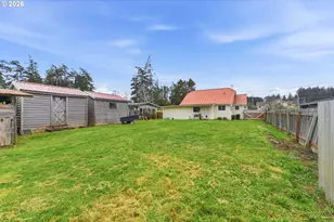 2611 Everett Ave, North Bend, OR 97459 - Photo 23