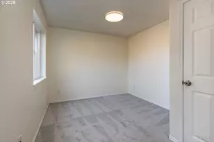 6621 N Columbia Way, Portland, OR 97203 - Photo 11