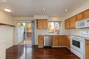 6621 N Columbia Way, Portland, OR 97203 - Photo 7