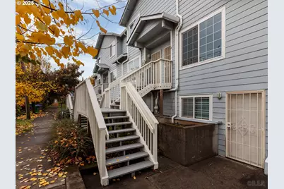 6621 N Columbia Way #4, Portland, OR 97203 - Photo 3