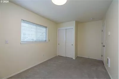 6621 N Columbia Way #4, Portland, OR 97203 - Photo 13