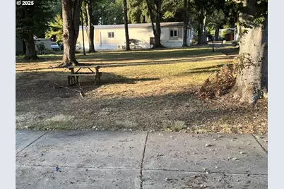 4900 Royal Ave #13, Eugene, OR 97402 - Photo 31