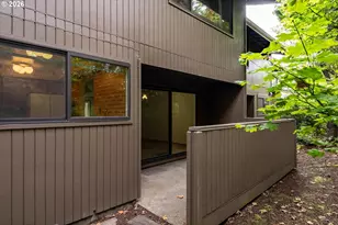 2295 Ridgeway Dr, Eugene, OR 97401 - Photo 33