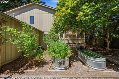 1431 NW 19th St, Gresham, OR 97030 - Photo 37