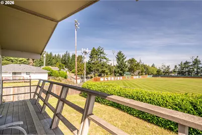 2150 Maine St, North Bend, OR 97459 - Photo 27