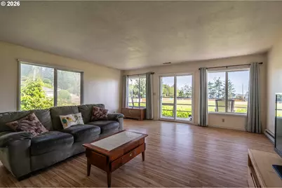 2150 Maine St, North Bend, OR 97459 - Photo 25