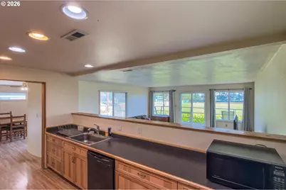 2150 Maine St, North Bend, OR 97459 - Photo 13