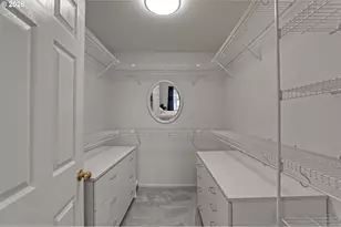 524 NE Bridgeton Rd, Portland, OR 97211 - Photo 19