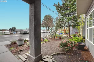 524 NE Bridgeton Rd, Portland, OR 97211 - Photo 29