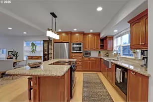 524 NE Bridgeton Rd, Portland, OR 97211 - Photo 11