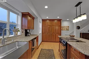 524 NE Bridgeton Rd, Portland, OR 97211 - Photo 13