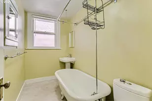 2167 SW Yamhill St, Portland, OR 97205 - Photo 21
