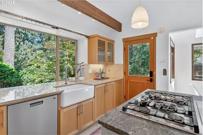 1990 Indian Trail, Lake Oswego, OR 97034 - Photo 11