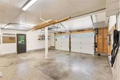 1990 Indian Trail, Lake Oswego, OR 97034 - Photo 43