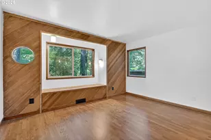 1990 Indian Trail, Lake Oswego, OR 97034 - Photo 37