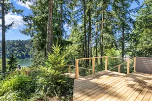 1990 Indian Trail, Lake Oswego, OR 97034 - Photo 27