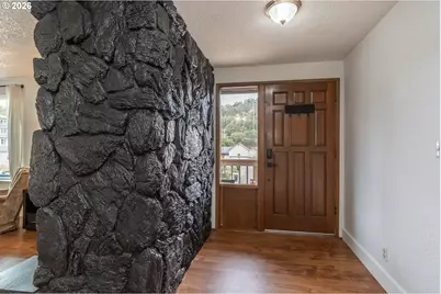 2045 NW Sunberry Dr, Roseburg, OR 97471 - Photo 21