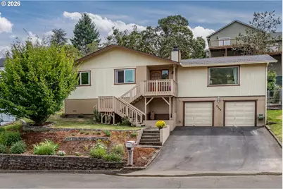 2045 NW Sunberry Dr, Roseburg, OR 97471 - Photo 1