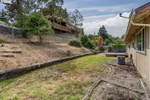 2045 NW Sunberry Dr, Roseburg, OR 97471 - Photo 25