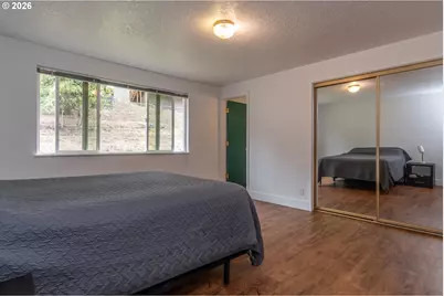 2045 NW Sunberry Dr, Roseburg, OR 97471 - Photo 11