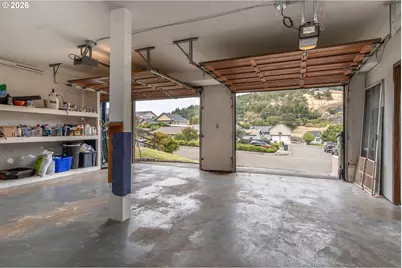 2045 NW Sunberry Dr, Roseburg, OR 97471 - Photo 27
