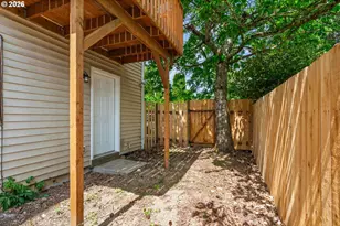2326 SE Lee Ln, Portland, OR 97233 - Photo 23