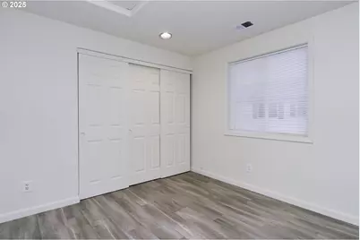 8224 SE Washington St, Portland, OR 97216 - Photo 13