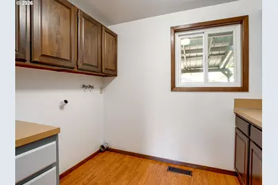 1635 SE Queenborough Ct, McMinnville, OR 97128 - Photo 15