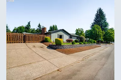 1635 SE Queenborough Ct, McMinnville, OR 97128 - Photo 25