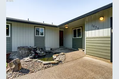 1635 SE Queenborough Ct, McMinnville, OR 97128 - Photo 3