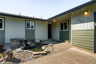 1635 SE Queenborough Ct, McMinnville, OR 97128 - Photo 3