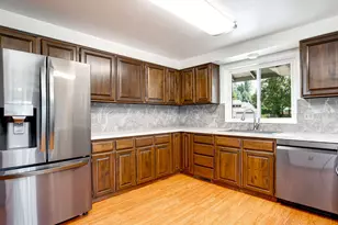 1635 SE Queenborough Ct, McMinnville, OR 97128 - Photo 13