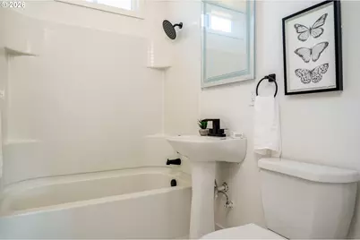 5408 NE 46th Pl, Portland, OR 97218 - Photo 11