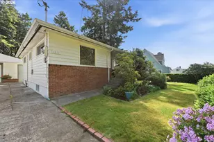 1313 Bayview St, North Bend, OR 97459 - Photo 45